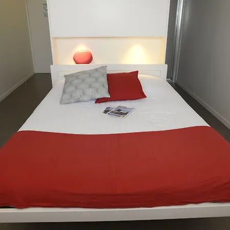 Study Bordeaux Lägenhetshotell