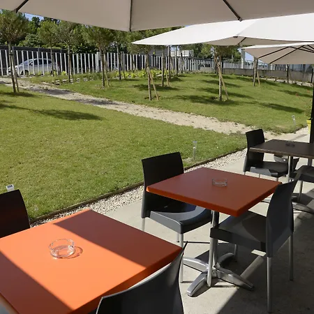 Study Bordeaux Lägenhetshotell 3*